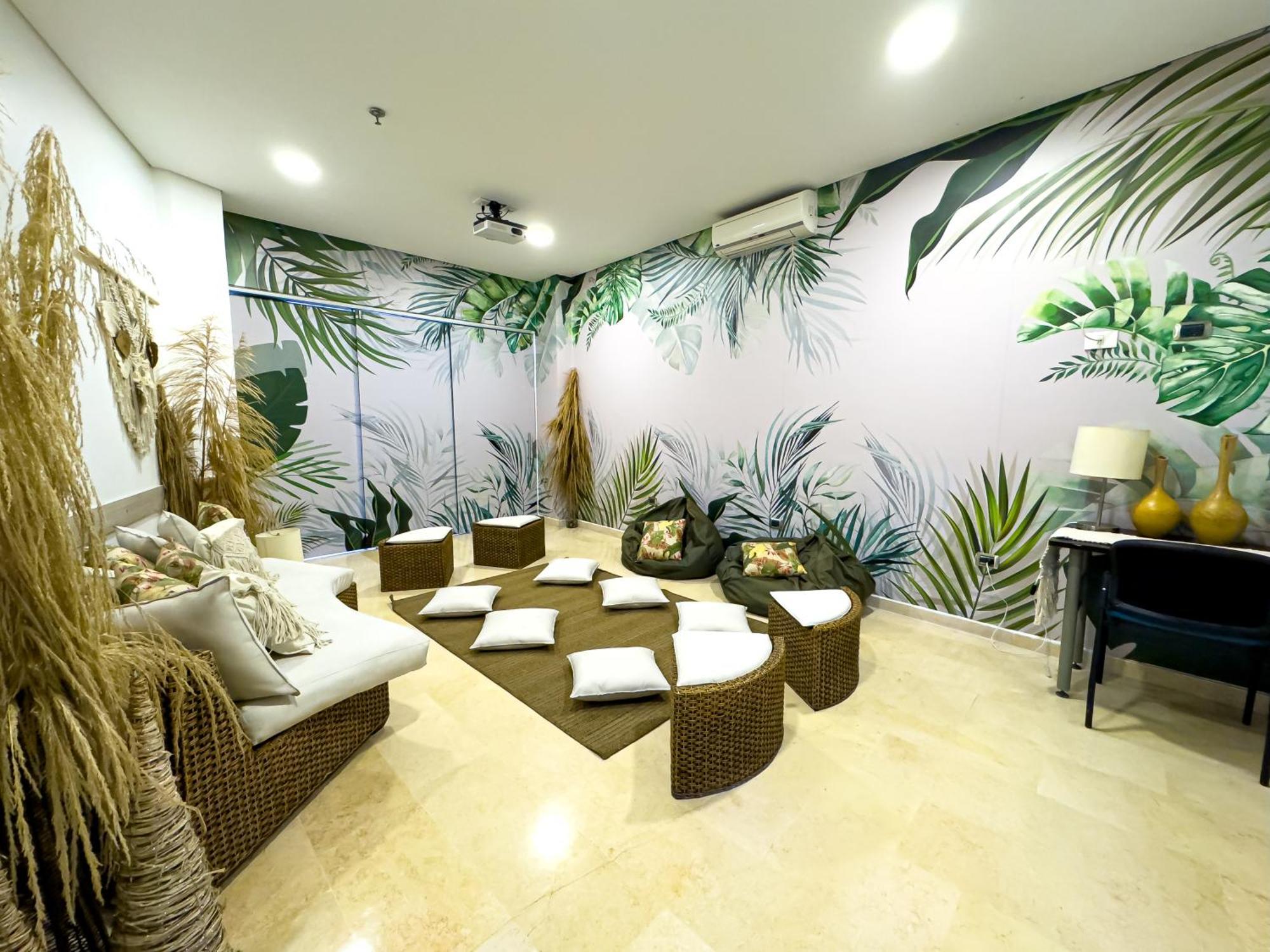 Hotel Bolivariana Plaza Медельин Экстерьер фото