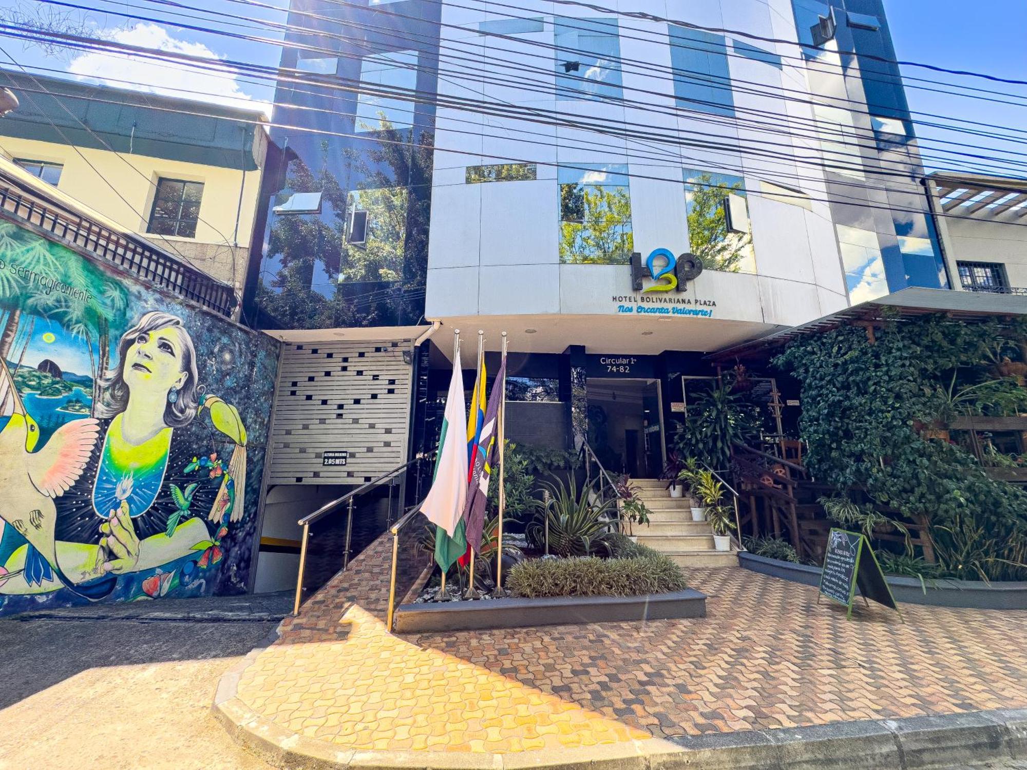 Hotel Bolivariana Plaza Медельин Экстерьер фото