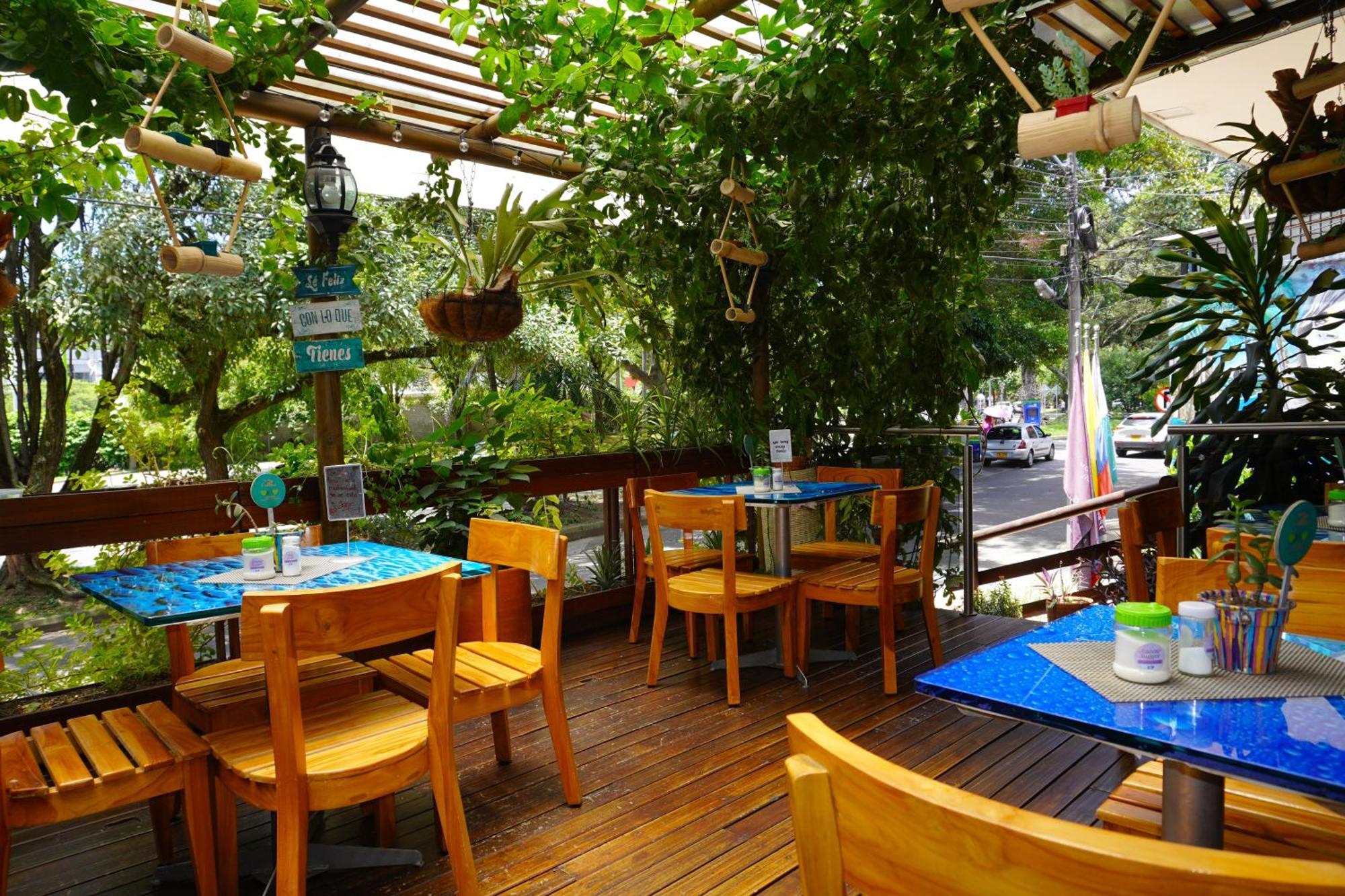 Hotel Bolivariana Plaza Медельин Экстерьер фото