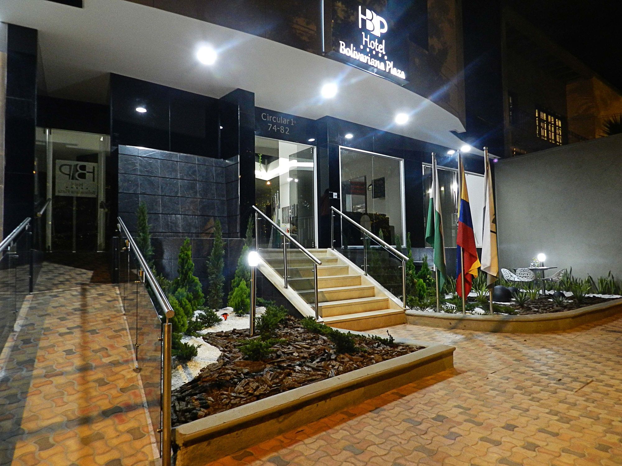 Hotel Bolivariana Plaza Медельин Экстерьер фото