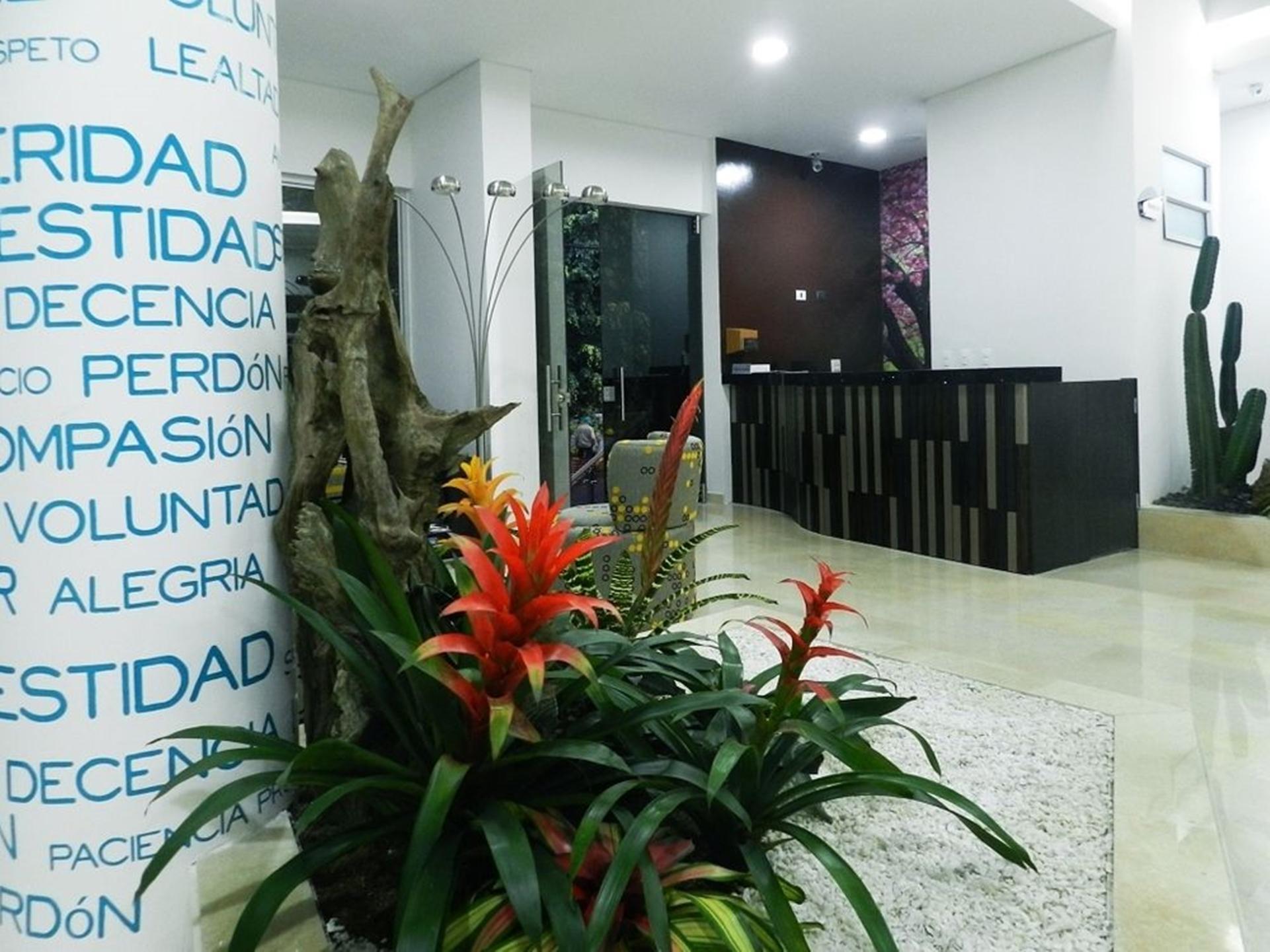 Hotel Bolivariana Plaza Медельин Экстерьер фото